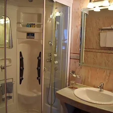 Vasilios Hotel Koita